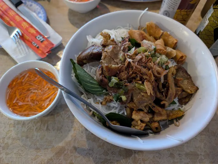 Huong Vietnamese Restaurant Picture 9