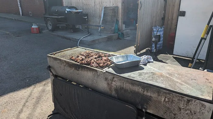 Ray Ray's Hog Pit Clintonville Picture 7