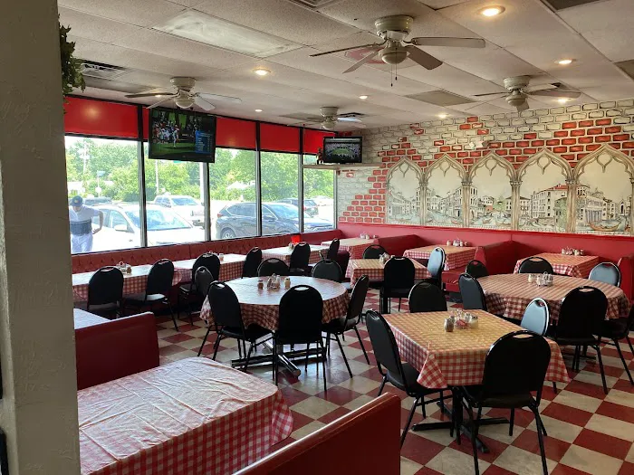 Minelli's Pizza Picture 10