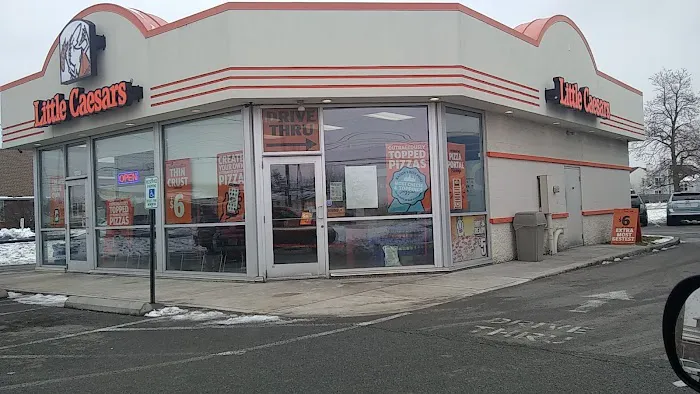 Little Caesars Pizza Picture 4