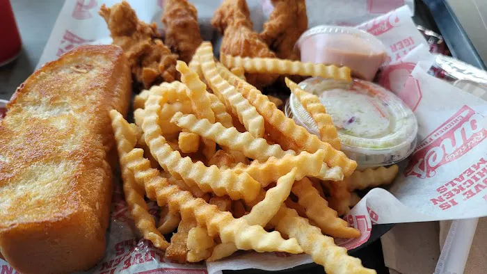Raising Cane's Chicken Fingers Picture 4