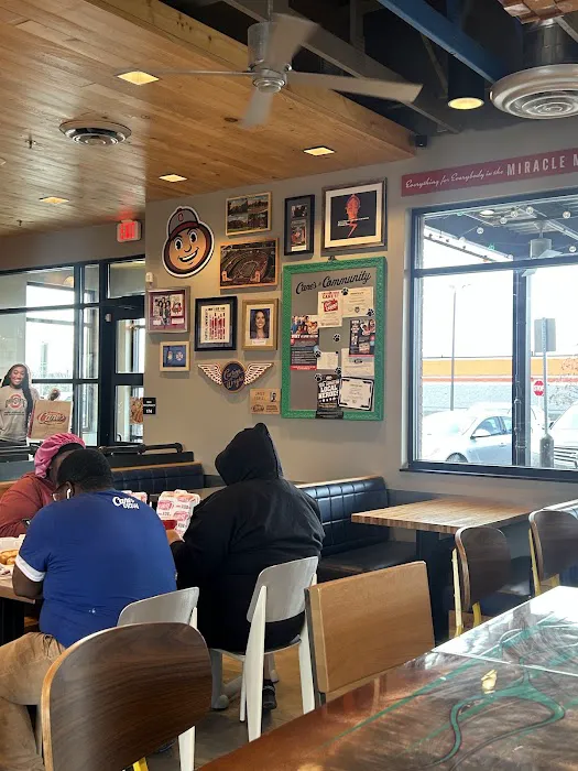 Raising Cane's Chicken Fingers Picture 6