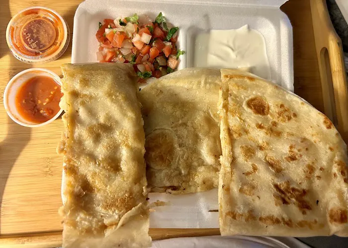 Victor’s Tacos Picture 3