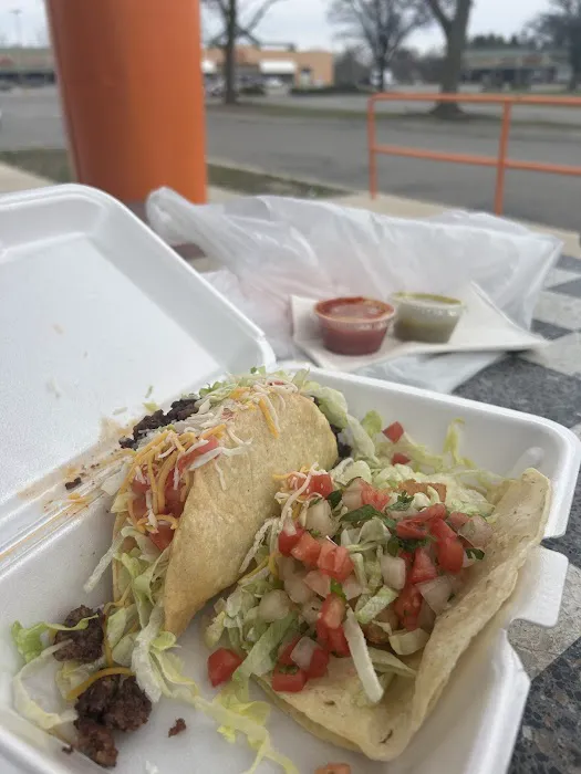 Victor’s Tacos Picture 8