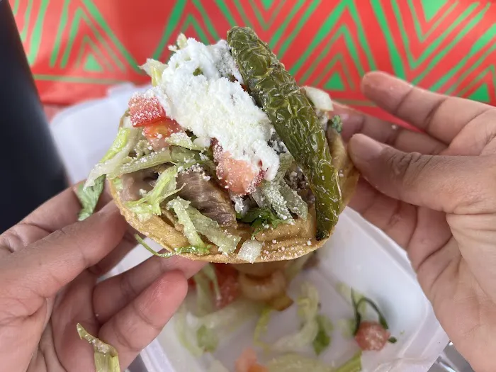 Taqueria Los Caporales Picture 7