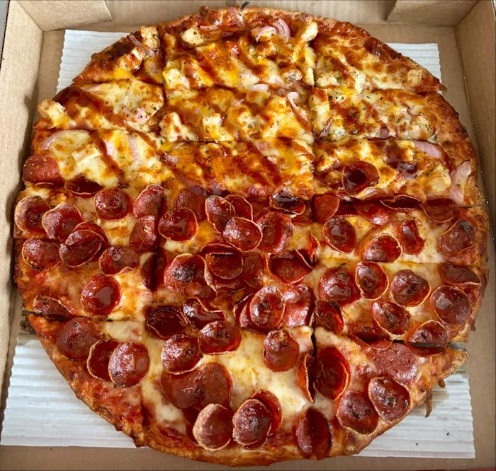 Flyers Pizza Grove City North Picture 2