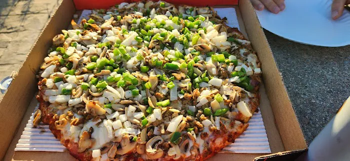 Flyers Pizza Grove City North Picture 5