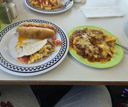 Georges Coneys and Gyros