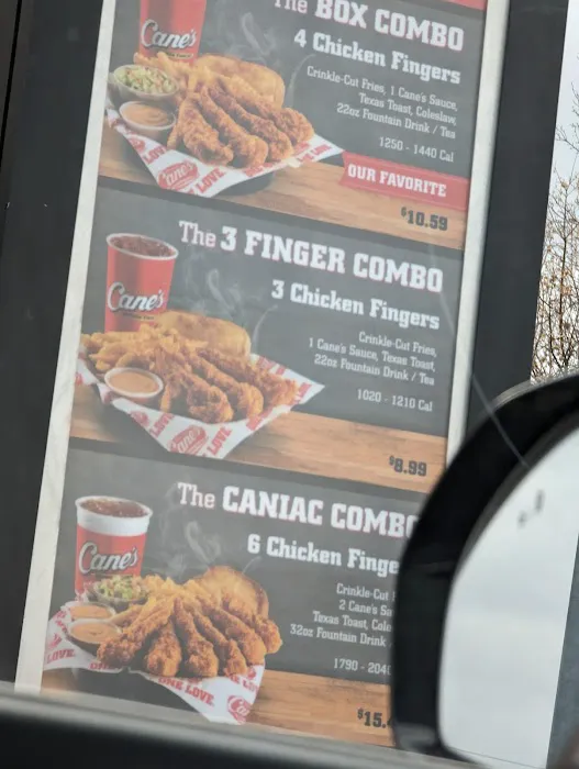 Raising Cane's Chicken Fingers Picture 5