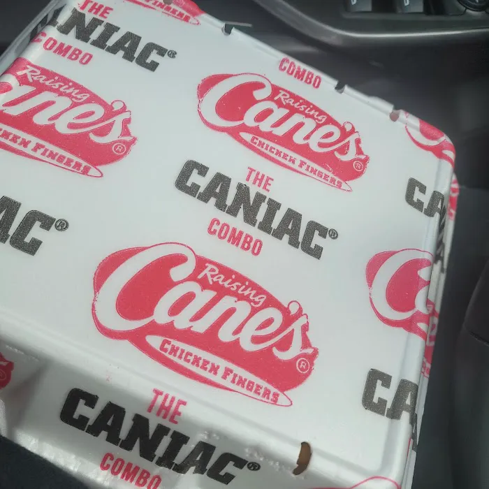 Raising Cane's Chicken Fingers Picture 1