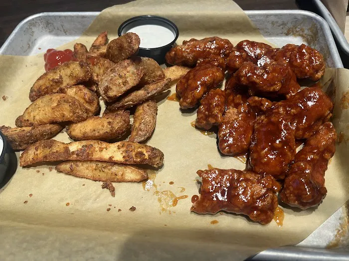 Buffalo Wild Wings Picture 3