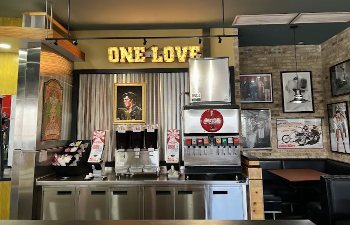 Raising Cane's Chicken Fingers Picture 4