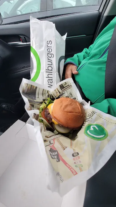 Wahlburgers Picture 7