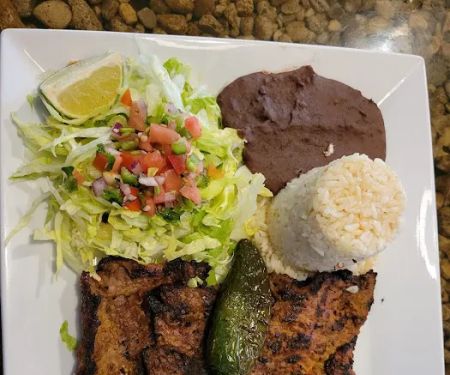 EL PULGARCITO Salvadoran Latin Restaurant