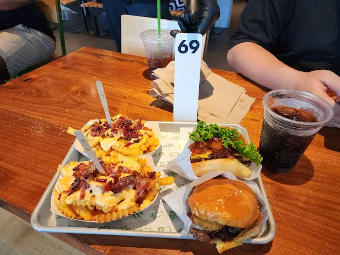Shake Shack Easton Town Center Picture 1