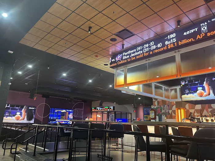 Dave & Buster's Hilliard Picture 1