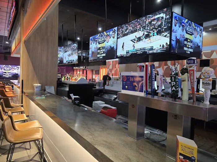 Dave & Buster's Hilliard Picture 8