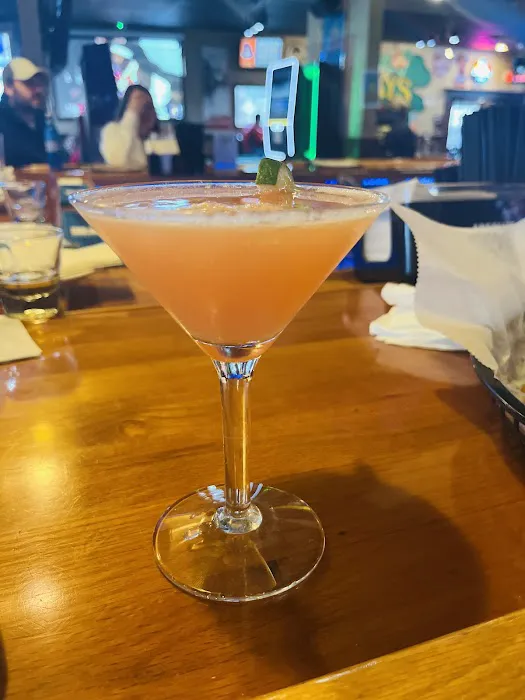 Lucky's Grille & Sports Pub Picture 1