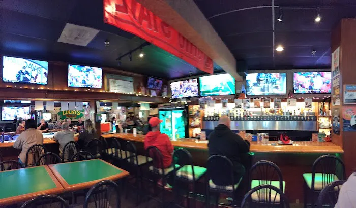 Lucky's Grille & Sports Pub Picture 4