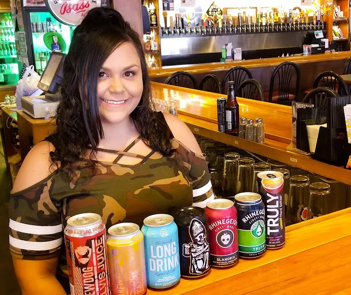 Lucky's Grille & Sports Pub Picture 10