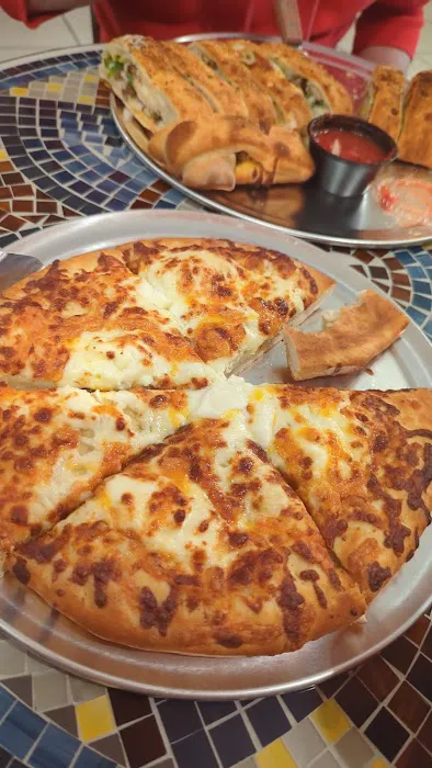 Halwani's Pizza & Stromboli - Hilliard Location Picture 8