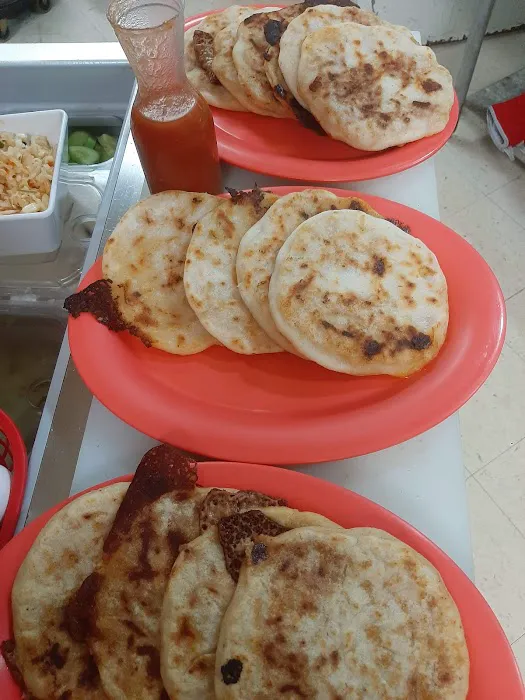 Restaurante salvadoreño Picture 7