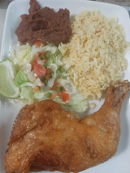Restaurante salvadoreño Picture 1