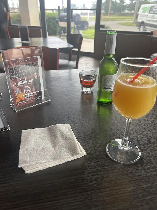 The 6 Bar & Grill Picture 8