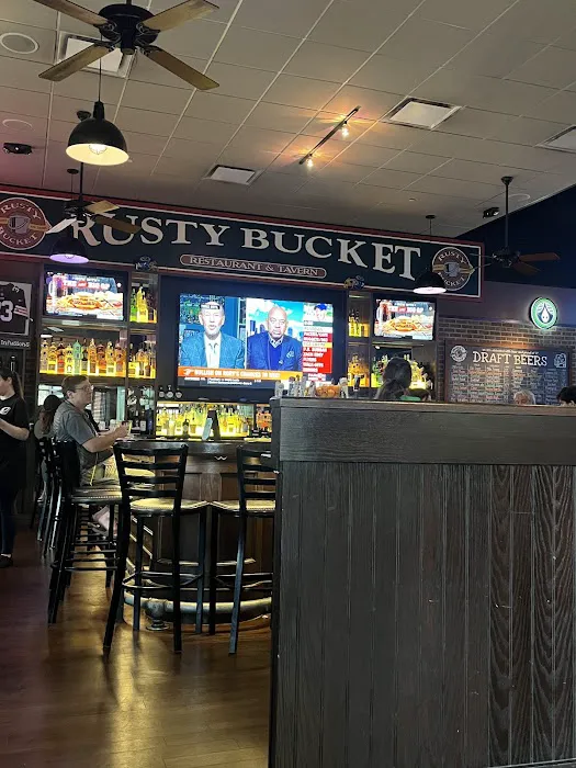 Rusty Bucket Restaurant and Tavern Picture 9