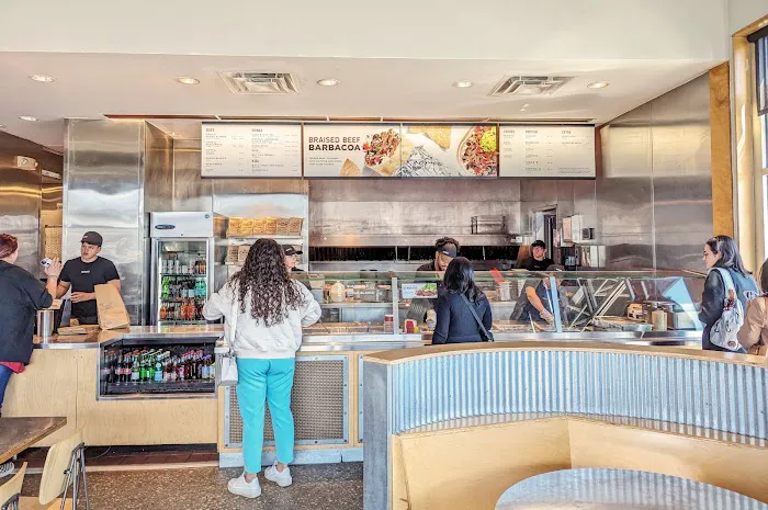 Chipotle Mexican Grill Picture 4