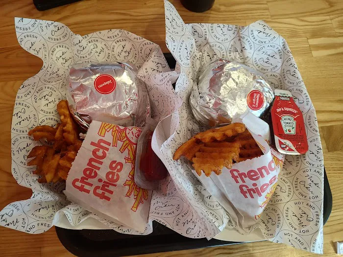 Halal Burgers (Hilliard, Columbus) Picture 5