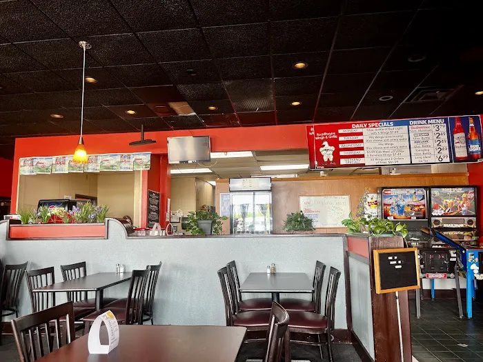 Roadhouse Wings & Grille Picture 2
