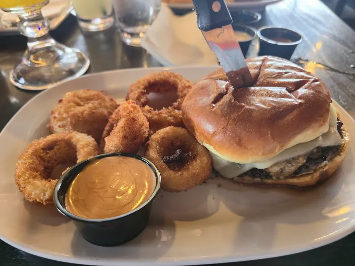 Red Robin Gourmet Burgers and Brews Picture 7