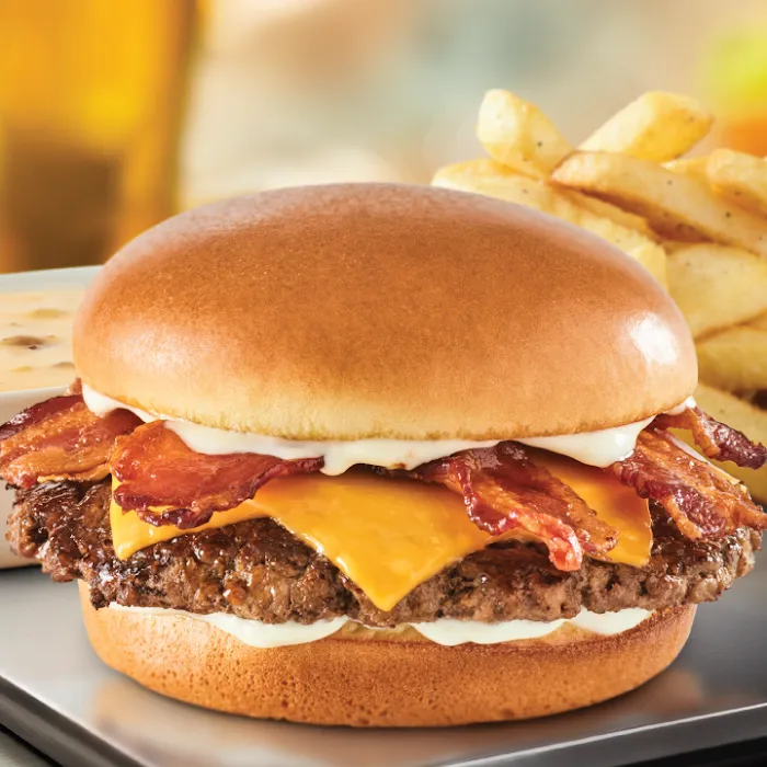 Red Robin Gourmet Burgers and Brews Picture 10