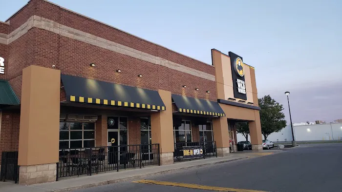 Buffalo Wild Wings Picture 1