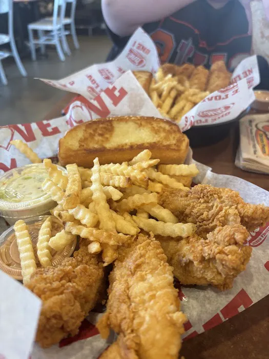 Raising Cane's Chicken Fingers Picture 4