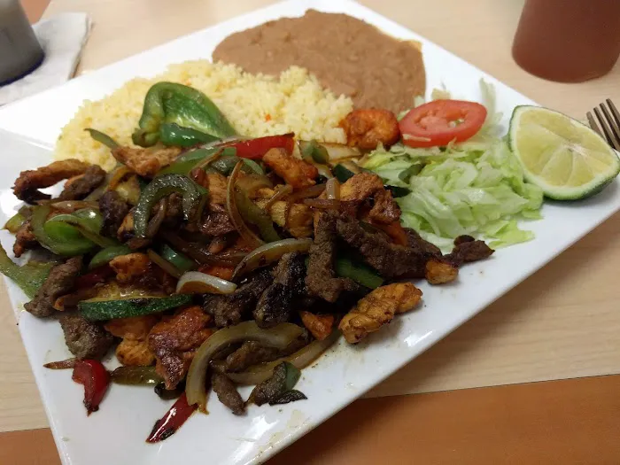 EL BURRITO LOCO Y PUPUSERIA Picture 6