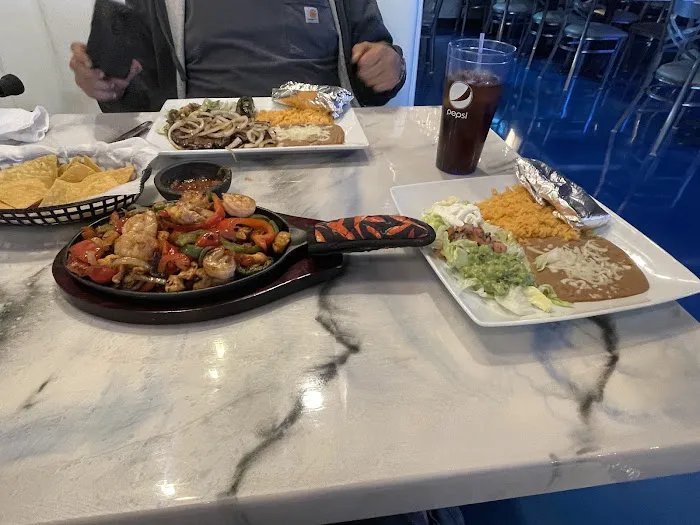 EL Barco Mexican Restauran Picture 4