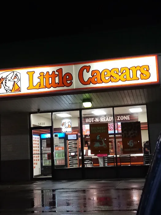 Little Caesars Pizza Picture 3