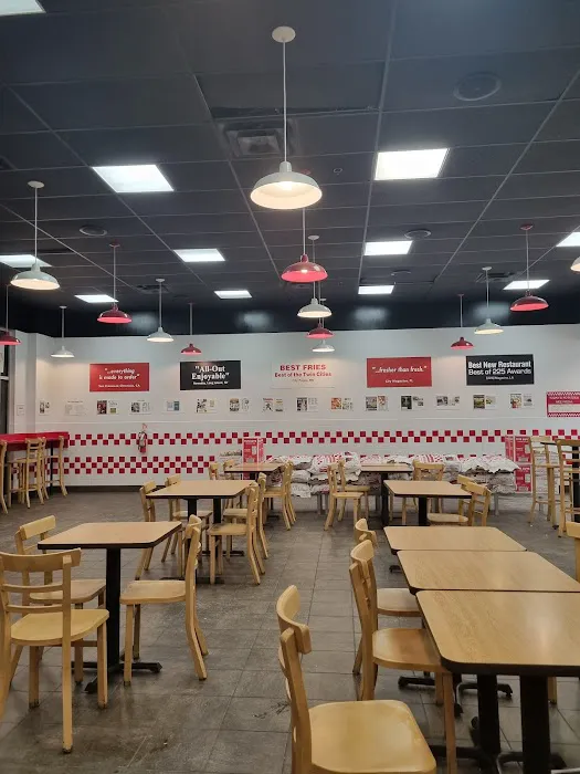 Five Guys Picture 3