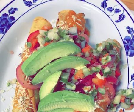 Pacos Latin Bar & Grill
