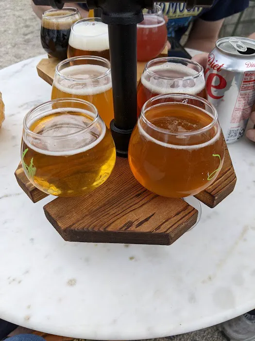 Hillgarten Beer & Wine Garden Picture 3