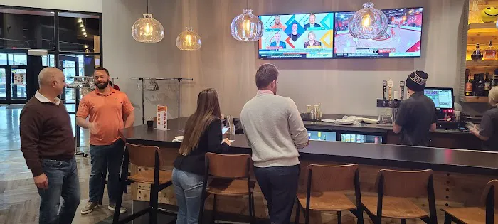 Ten Pin Pizza & More Picture 2