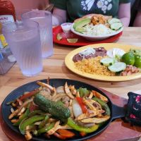 Los Pinos Salvadorean and Mexican Food ico