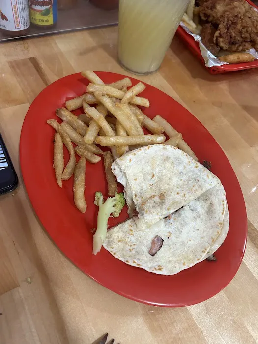 Los Pinos Salvadorean and Mexican Food Picture 10
