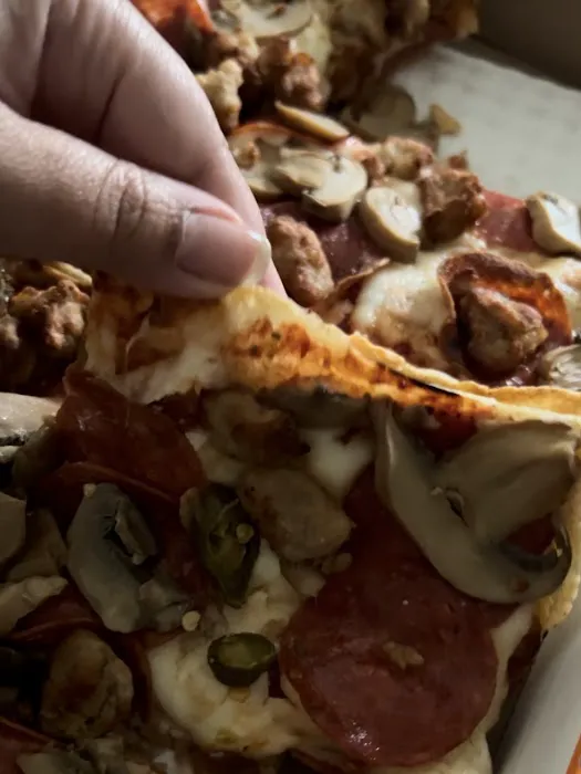 Little Caesars Pizza Picture 7