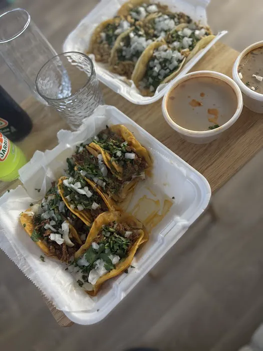 Taqueria El Guero Food Truck Picture 7