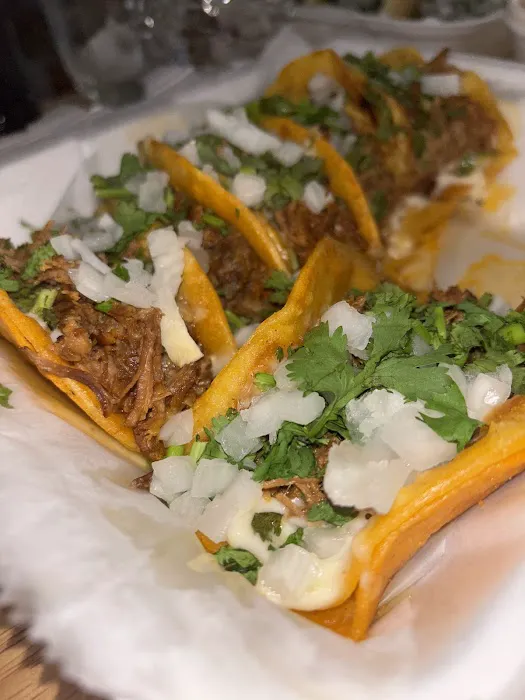 Taqueria El Guero Food Truck Picture 5