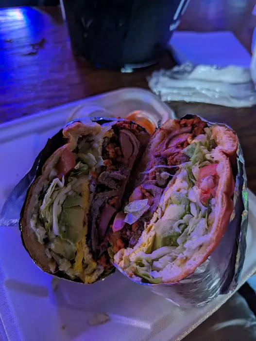 Taqueria El Guero Food Truck Picture 8