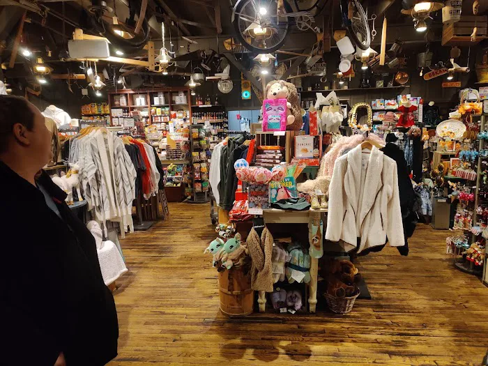 Cracker Barrel Old Country Store Picture 3